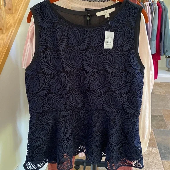 The Loft classic and chic peplum lace top in navy and black size 12. - Picture 2 of 6